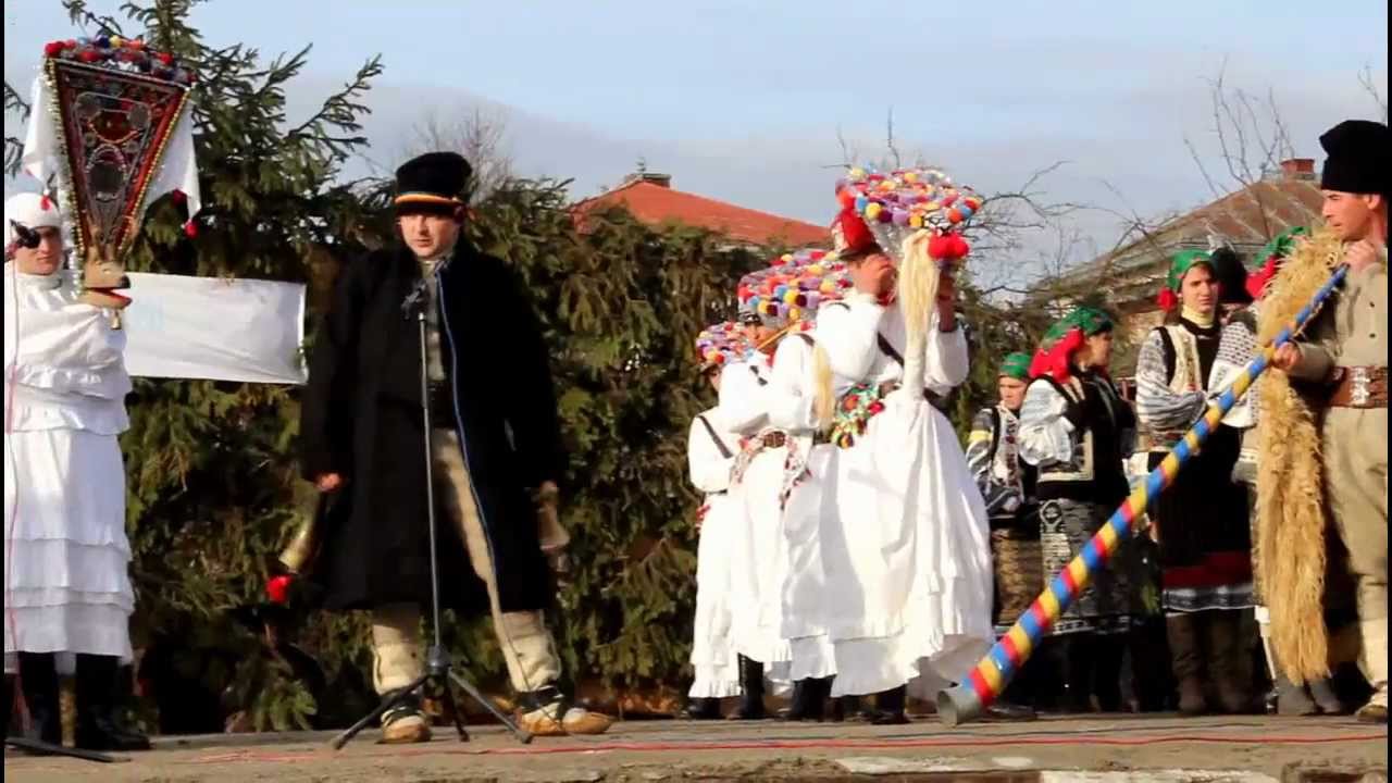 Datini si obiceiuri de iarna , Tudora 2012.mp4