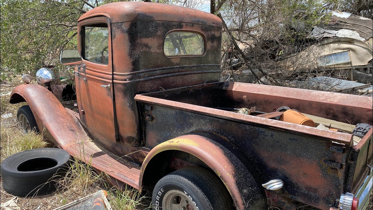 Crazy Treasure Hunt In Colorado! Antique tractor seats, porcelain signs, old cars and trucks!