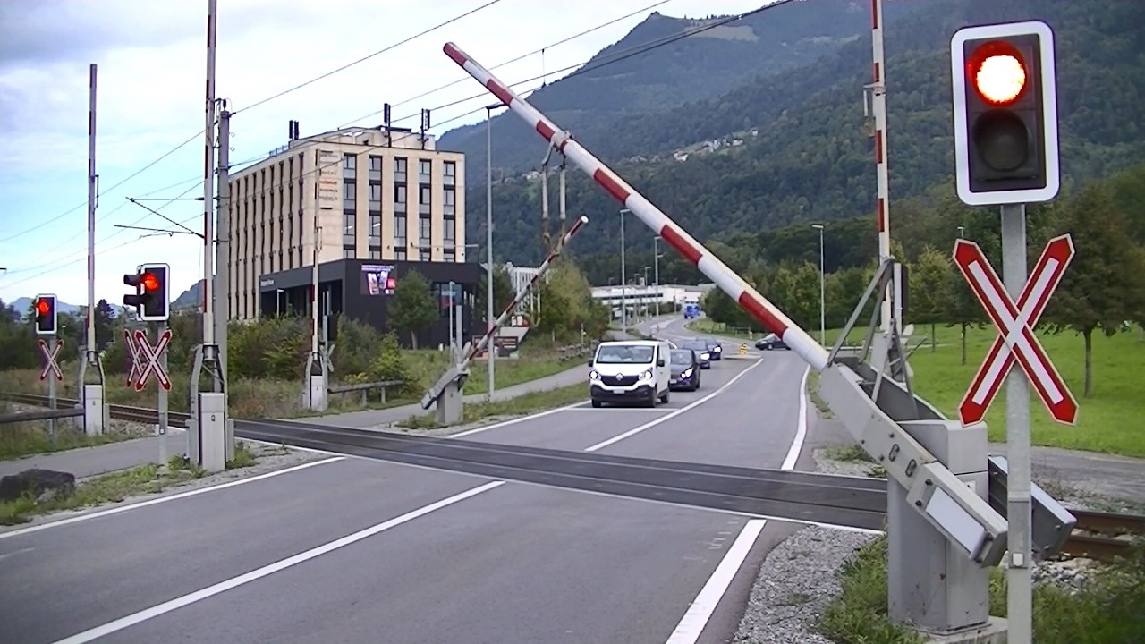Spoorwegovergang Schaan (FL) // Railroad crossing // Bahnübergang