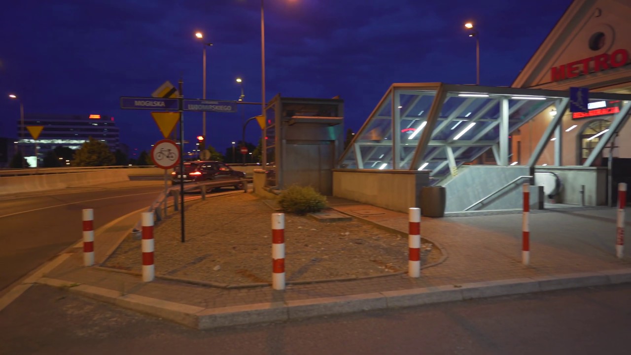 Poland, Krak&oacute;w, Rondo Mogilskie tram stop, 2X elevator, 2X escalator