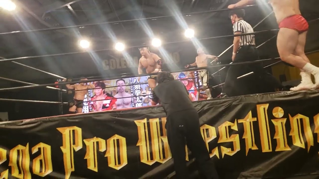 Ryoji Sai & Ryo vs. Kabuto Mitomi & Kentaro Hachisu