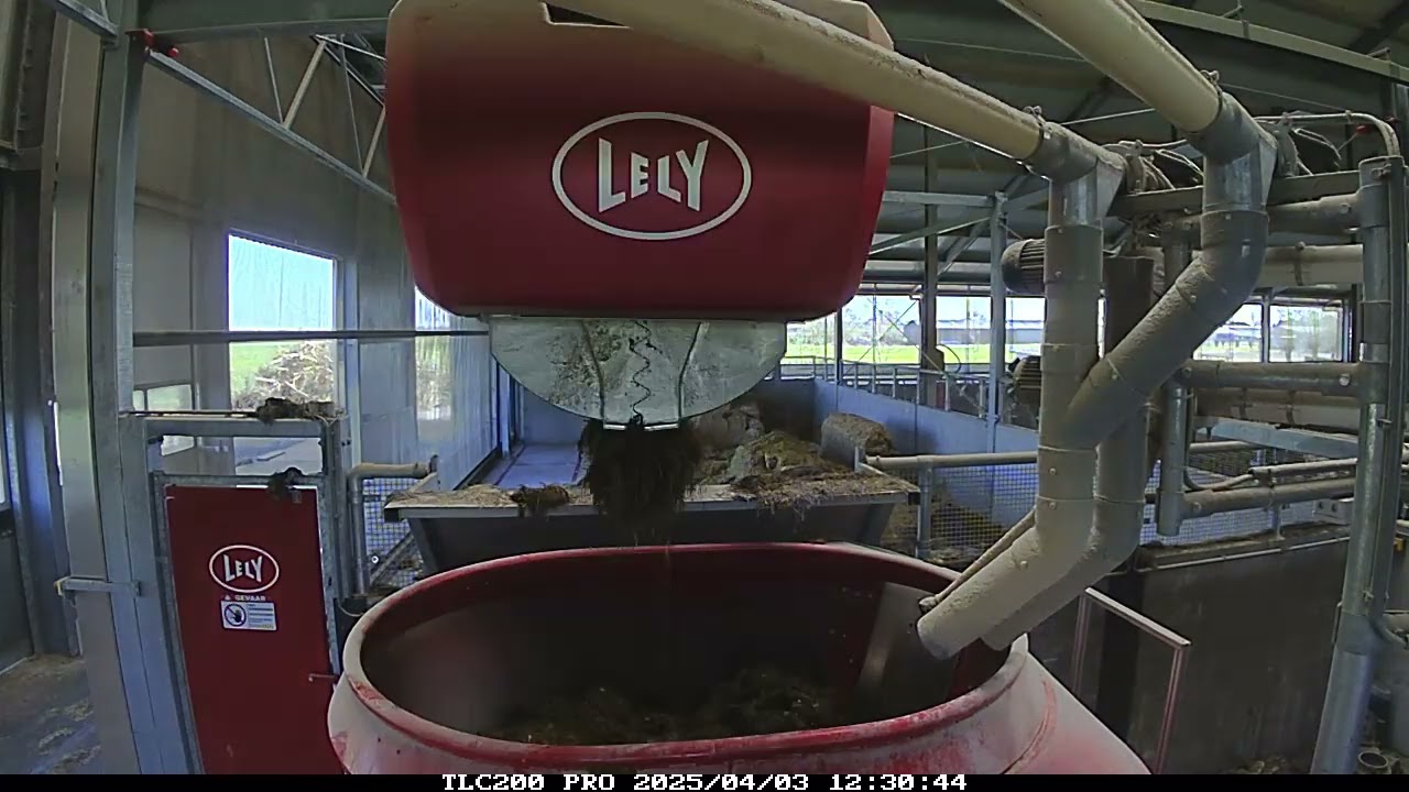 Lely Vector – Automatisch voeren in actie (Timelapse)