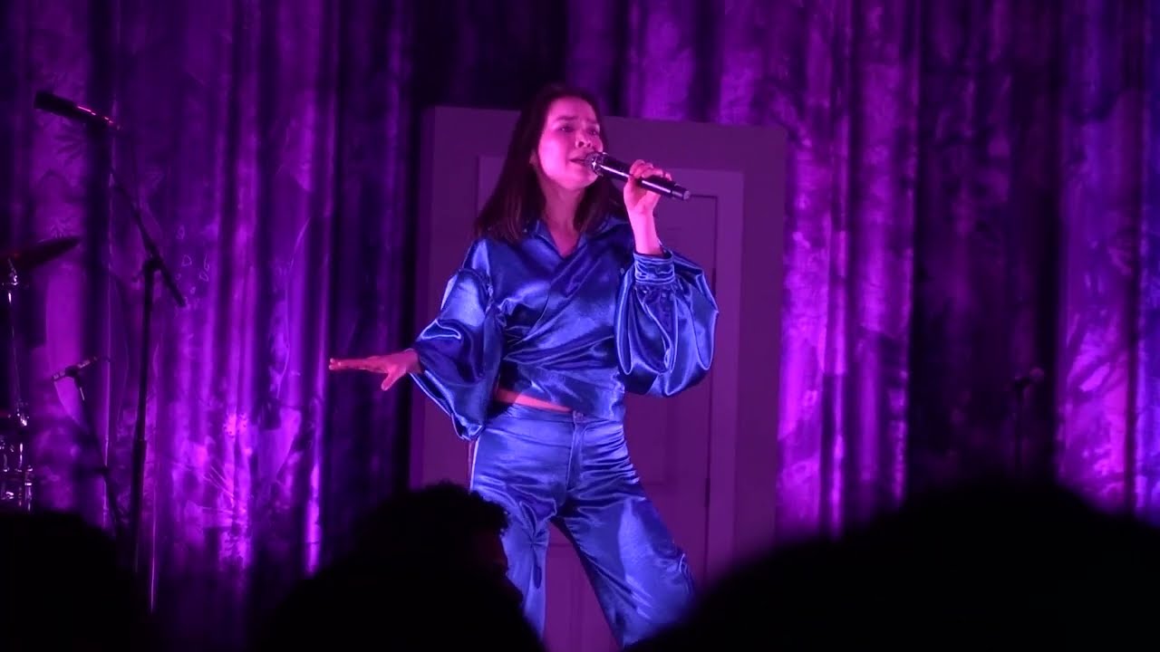 Mitski - Should've Been Me (Radio City Music Hall, NYC 7/22/22)