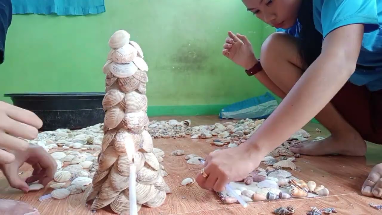 Shell Crafts—Shell Christmas Tree