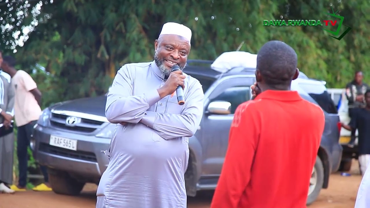 Al Hajj Seguin Abajije abantu ikibazo barananirwa//Akwiye kujya  mu Itorero gutanga umusanzu.