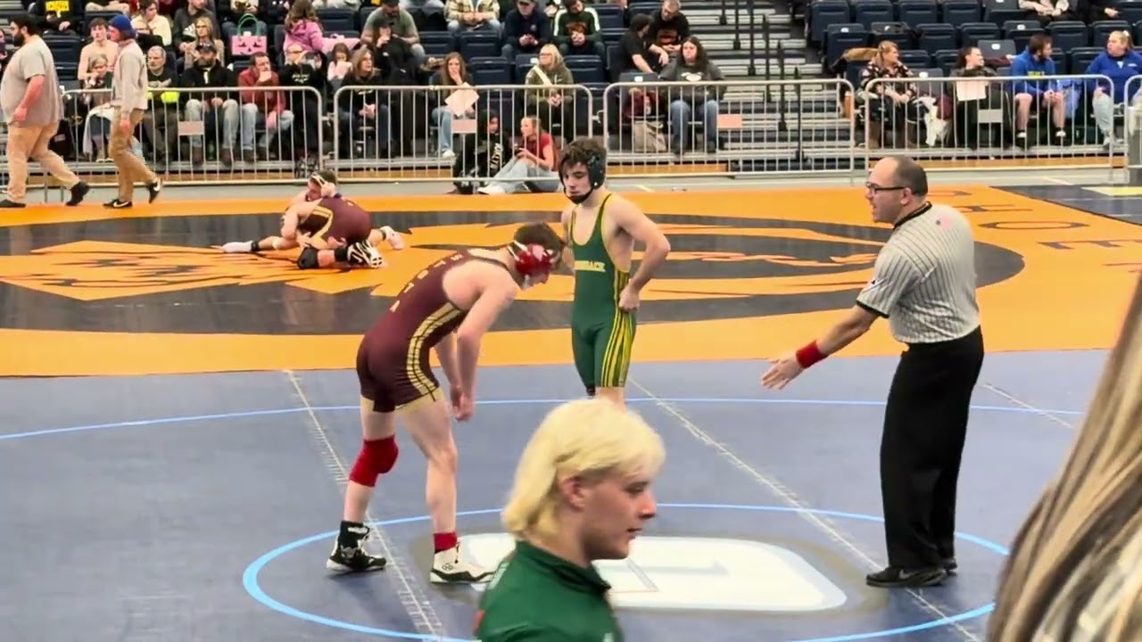 Jonah Sturtevant (ACS Sophomore) vs Brennan Socia (Canastota, Sophomore) cons round1 132lbs