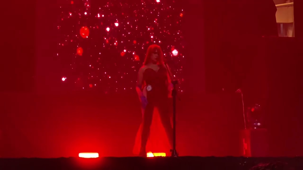 Jessica Rabbit Cosplay Performance || YOUR BAD KARMA