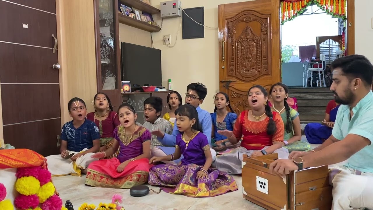 Krishnam Vandhe By Students of Sathkruthi Sathsang on the occasion of Navaratri