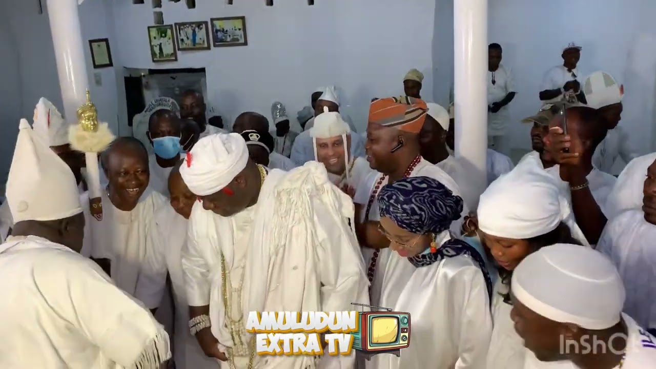 OONI OF IFE WITH QUEEN ADERONKE DANCING WITH THE OBATALA FAITHFULS
