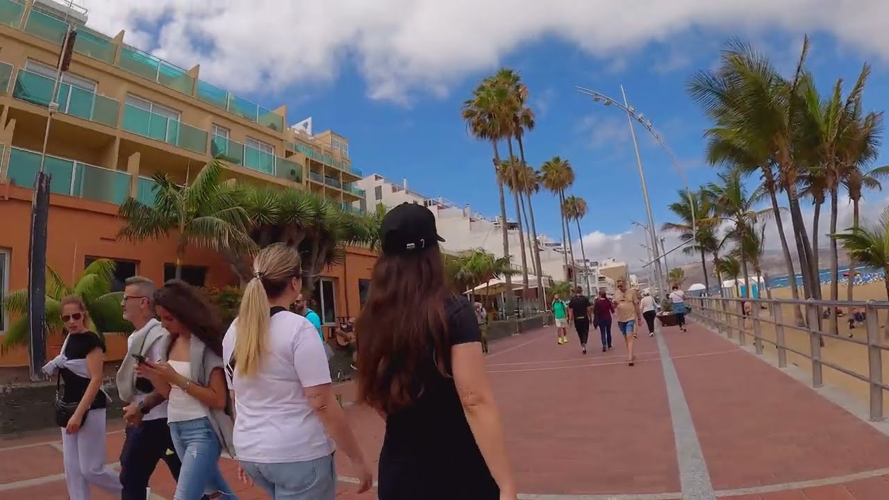 Morning walk in a circle. Las Palmas