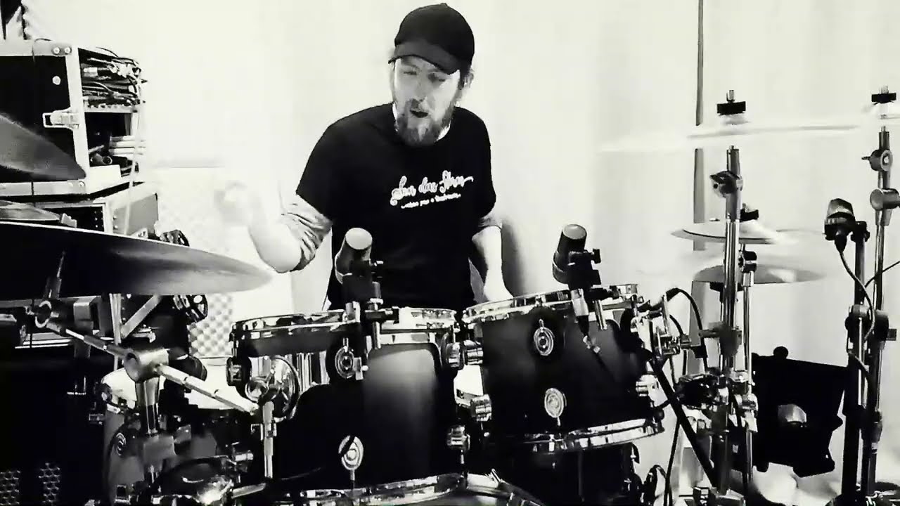 GRABACIÓN DE BATERÍA ONLINE -  VÉRTIGO,  de SUPERBACK ( DRUMS RECORDING  )