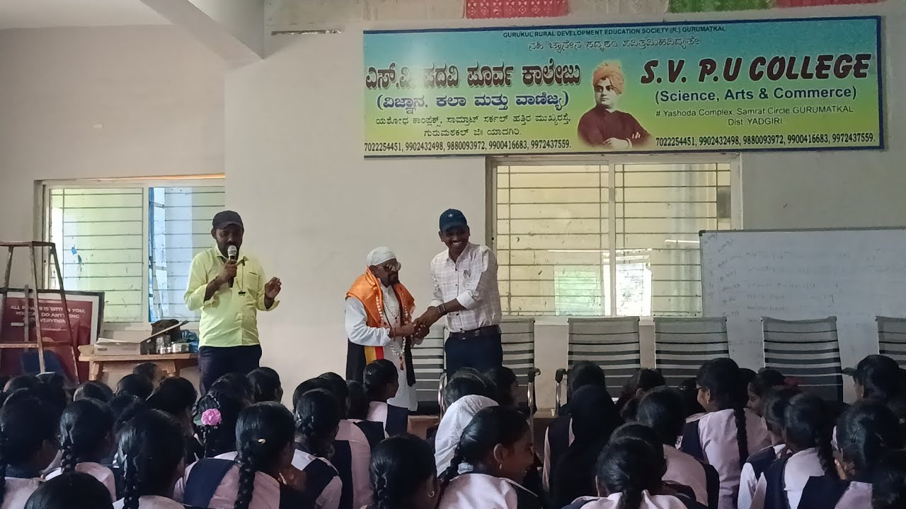 Junior Vishnuvardhan👌 [Sharanu Gounhalli] In SV College Gurmitkal #comeduy #mimicry #neelukadaneedhi