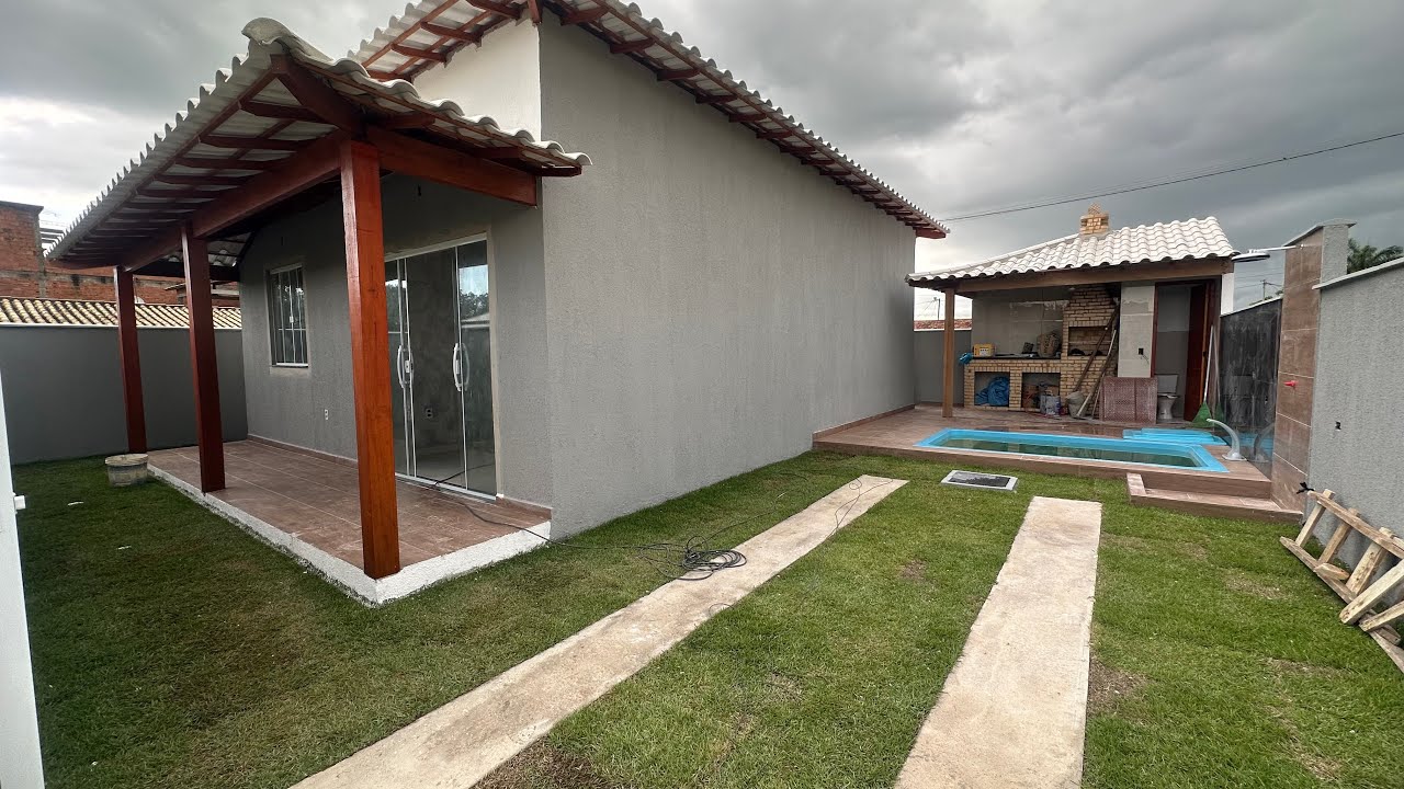 Casa com 2 quartos e piscina pronta entrega no Residencial Unamar em Unamar-Cabo Frio