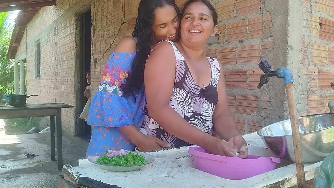 Galinha caipira com arroz torrado
