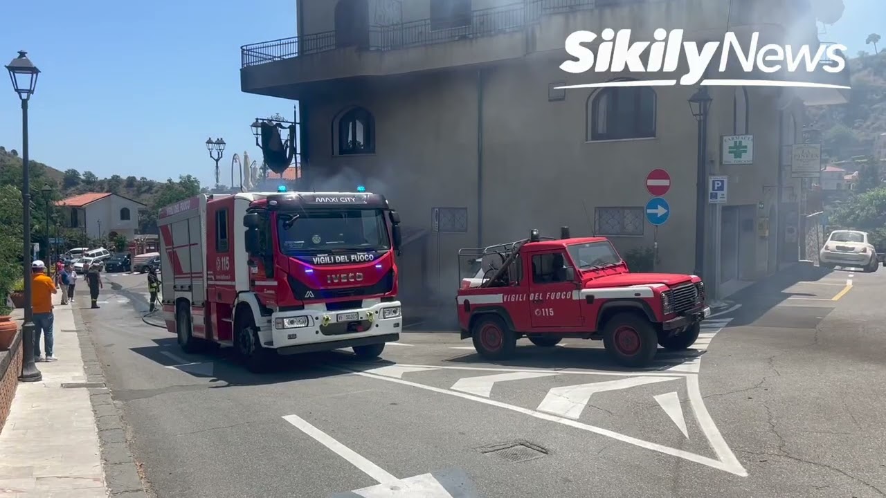 Autovettura in fiamme a Savoca, panico e tensione nel centro storico