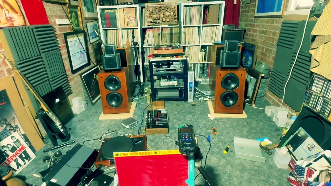 Elekit TU-8500 + TESLA ECC82 + Trichord Dino + QSC G3 + KEF 105/4 "Dire Straight 2"
