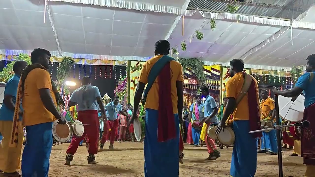 அடியும் ஆட்டமும் சும்மா பட்டைய கிளப்புது....
