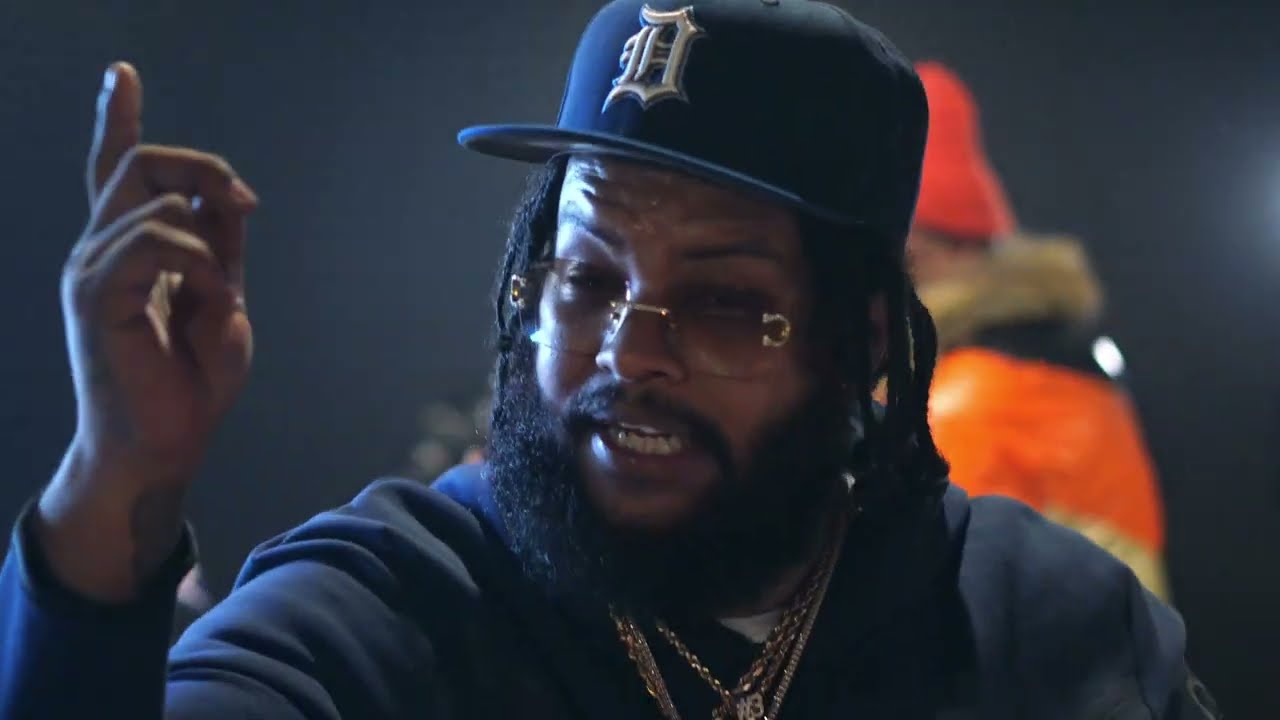 RMC MIKE FT. Bizarre - 30 Boys (Official Music)