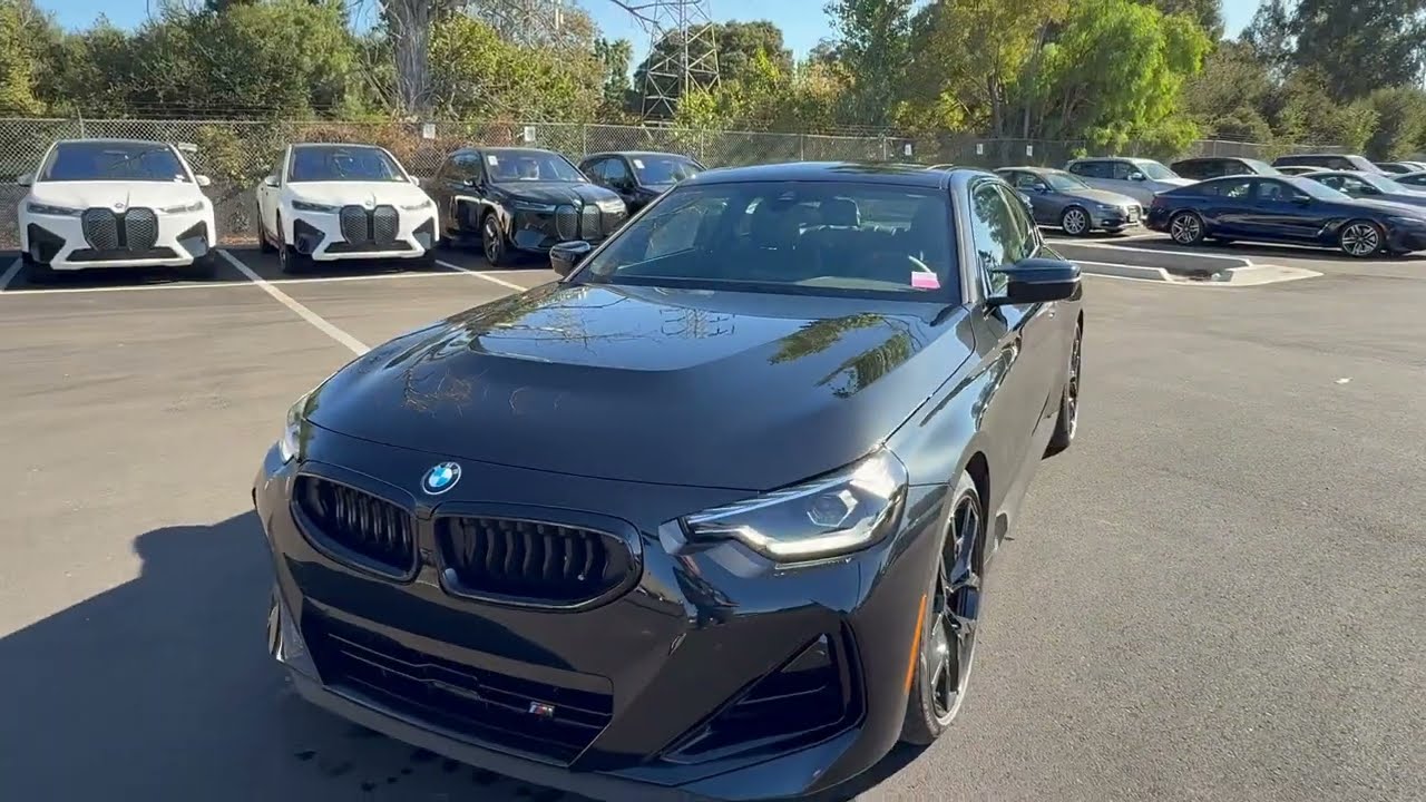 First look at the 2025 M240i in Black Sapphire | 4K