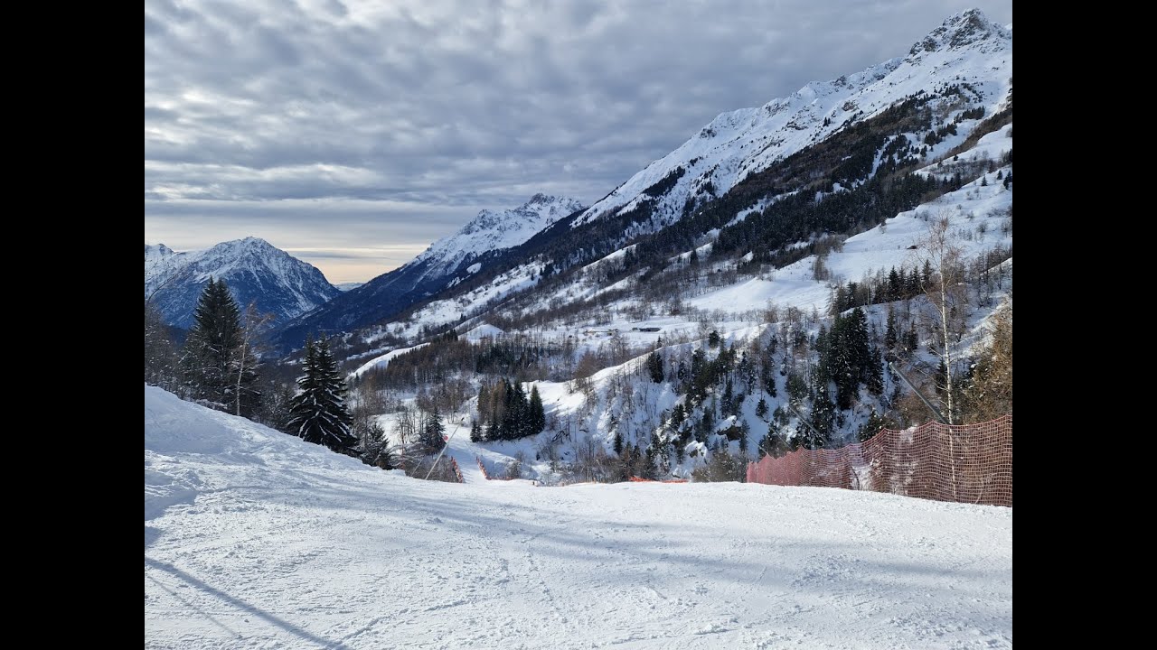 Western Alpe D'Huez. Superb Red called Vaujaniate, with a lovely winterwonderland scenes at the end