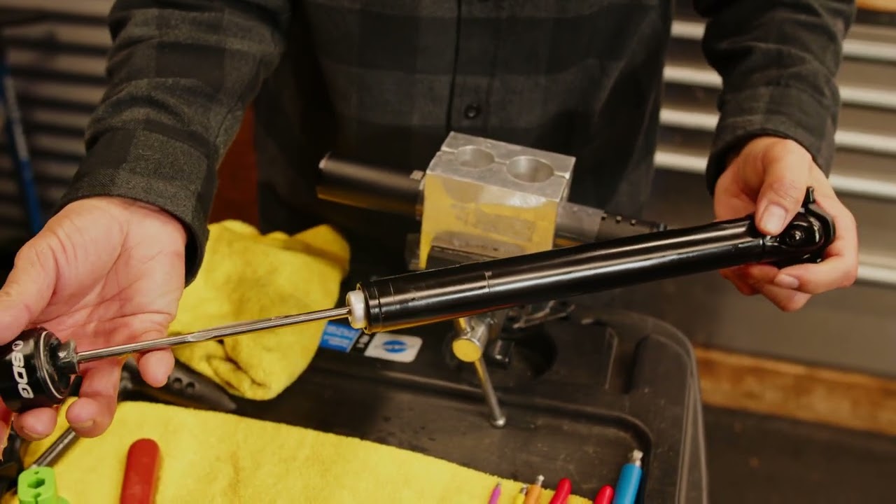 Tellis Adjustable Dropper Post - 120 Hour Service Procedure.