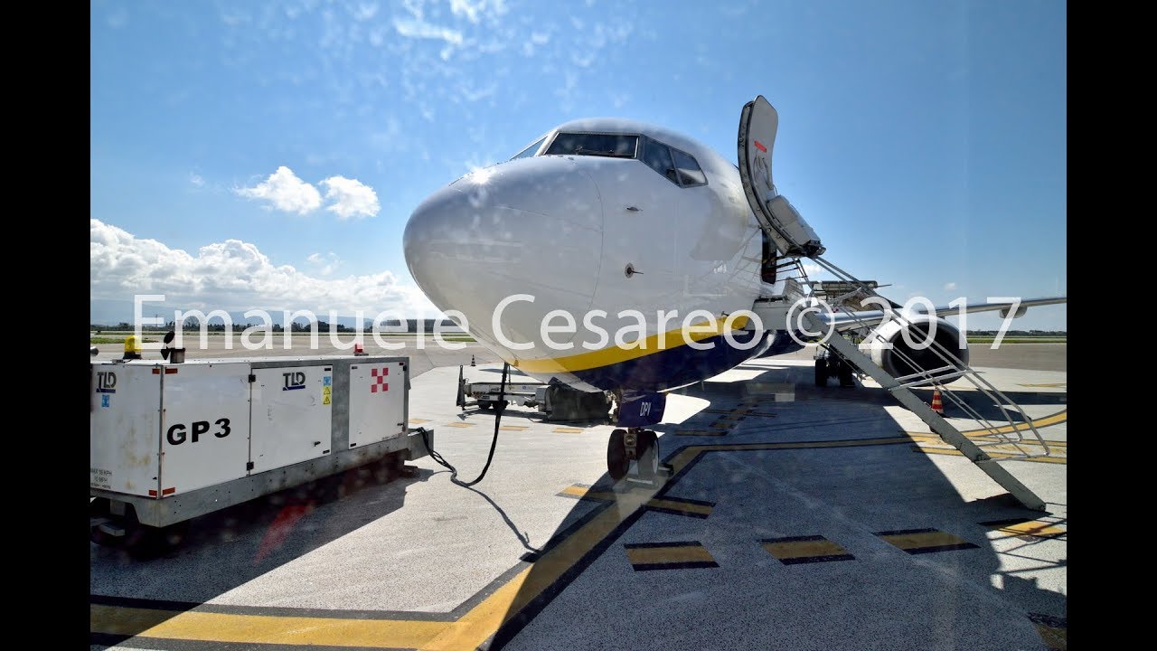 TRIP REPORT | RYANAIR | BOEING B737-800 | Milan/Bergamo (BGY) to Lamezia (SUF) | Standard economy