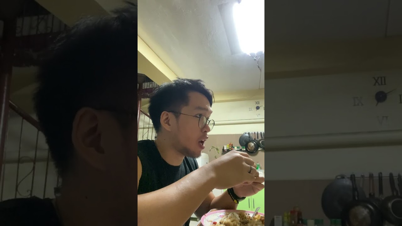 eating yellow cab chicken wings fried rice@YousufHo#SEO
