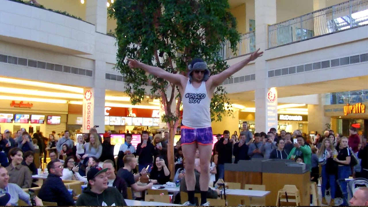 Discoboy attempts DnB Rave in Bluewater Shopping Centre for Majistrate Logan D Birthday Bash