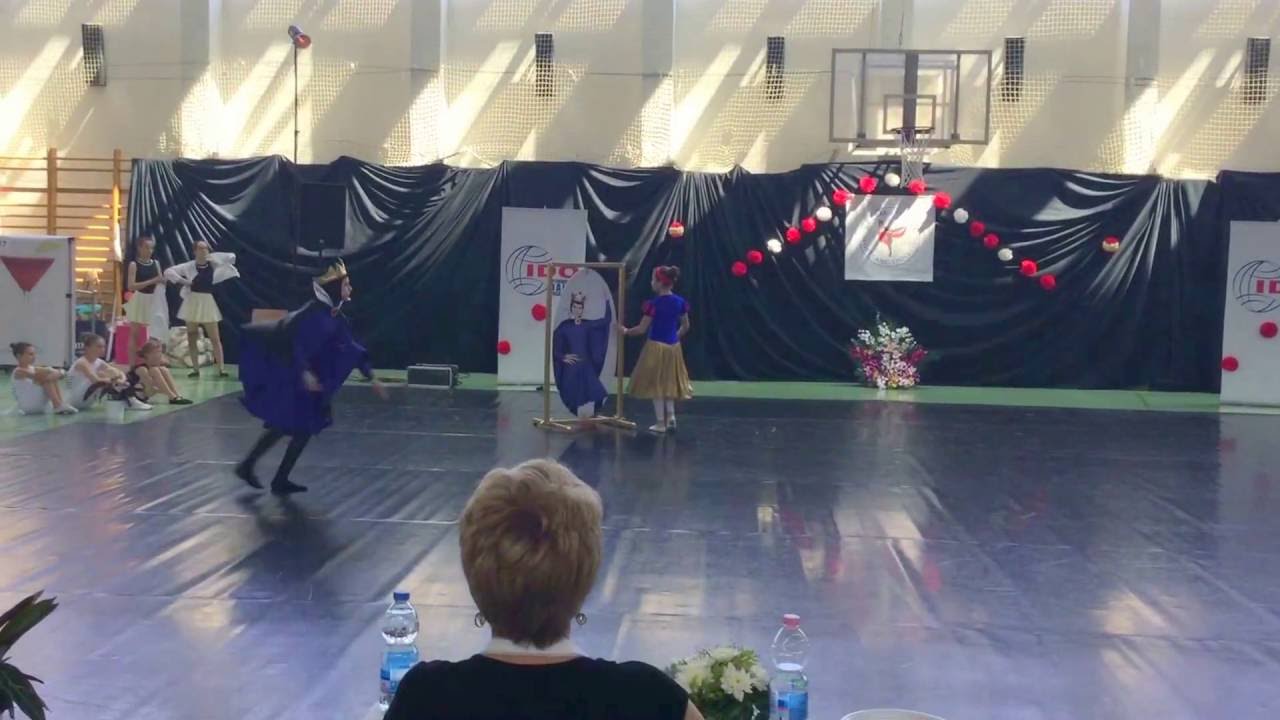 Showtánc Duó: Dinda Anna - Juhász Anna, MDSSZ Bajnokság II. Hely - Attitude Táncegyüttes (Abigél)