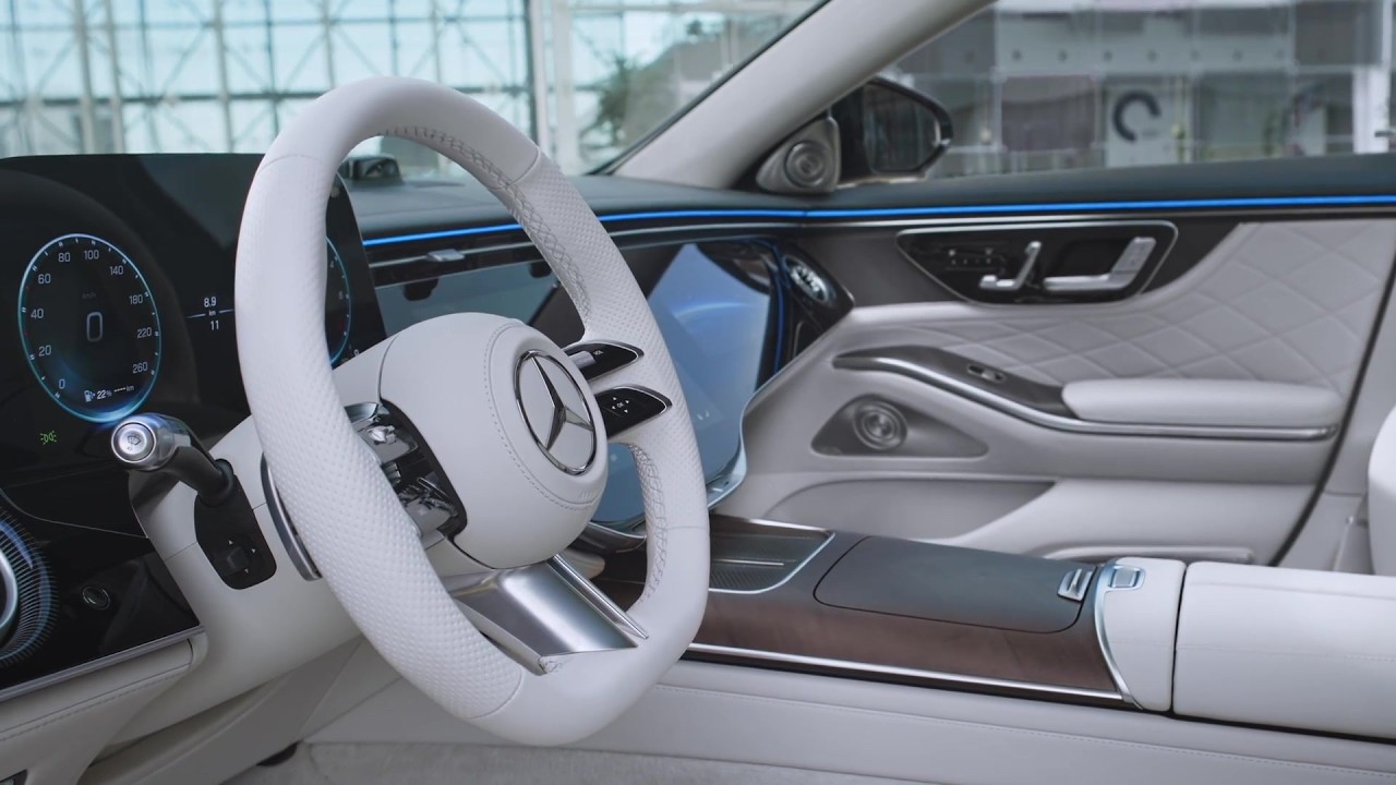 Mercedes-Benz S 580e 4MATIC Седан, удлиненная версия с технологией EQ Hybrid, дизайн интерьера.
