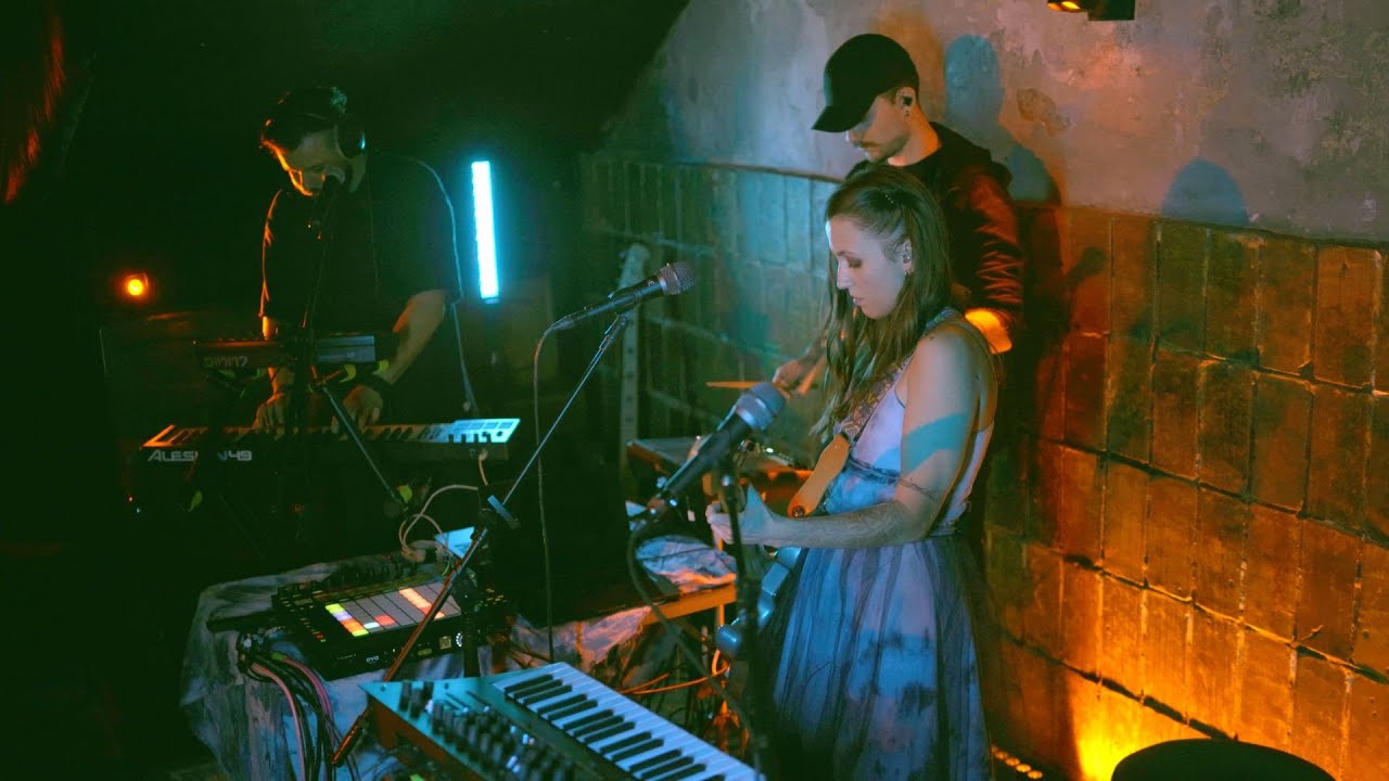 Ada Tril - Atacama (live at Weles)