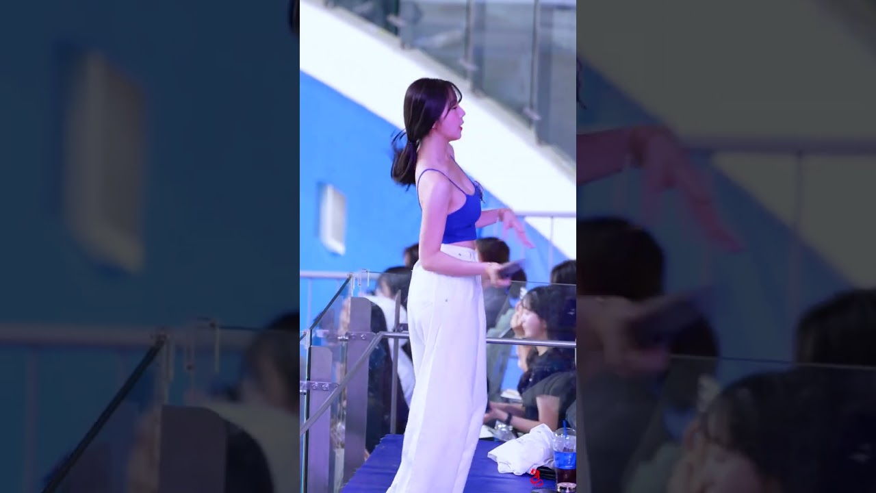 Ан Джи Хён, чирлидер, Ури Кард аплодирует 250301