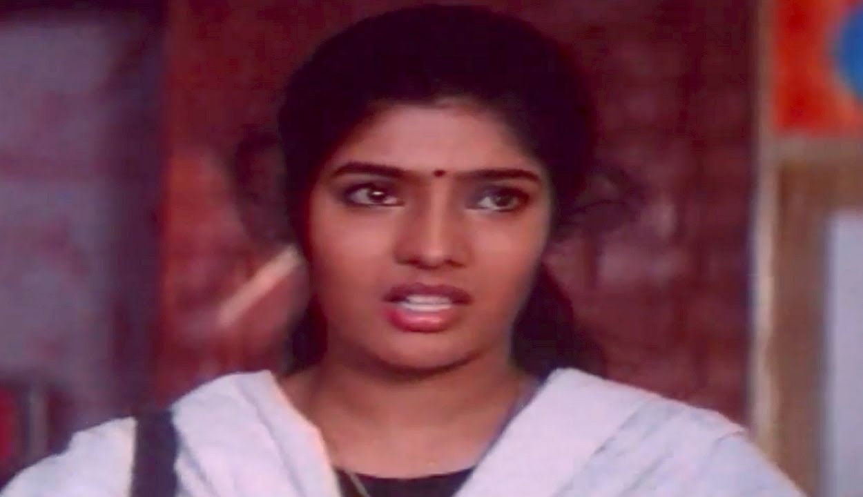 Tholi Prema Movie || Ravi Babu Teasing Vasuki || Action Scene