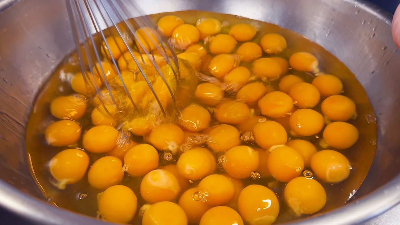 ７７個の卵焼き　Seventy-Seven Eggs, One Pan