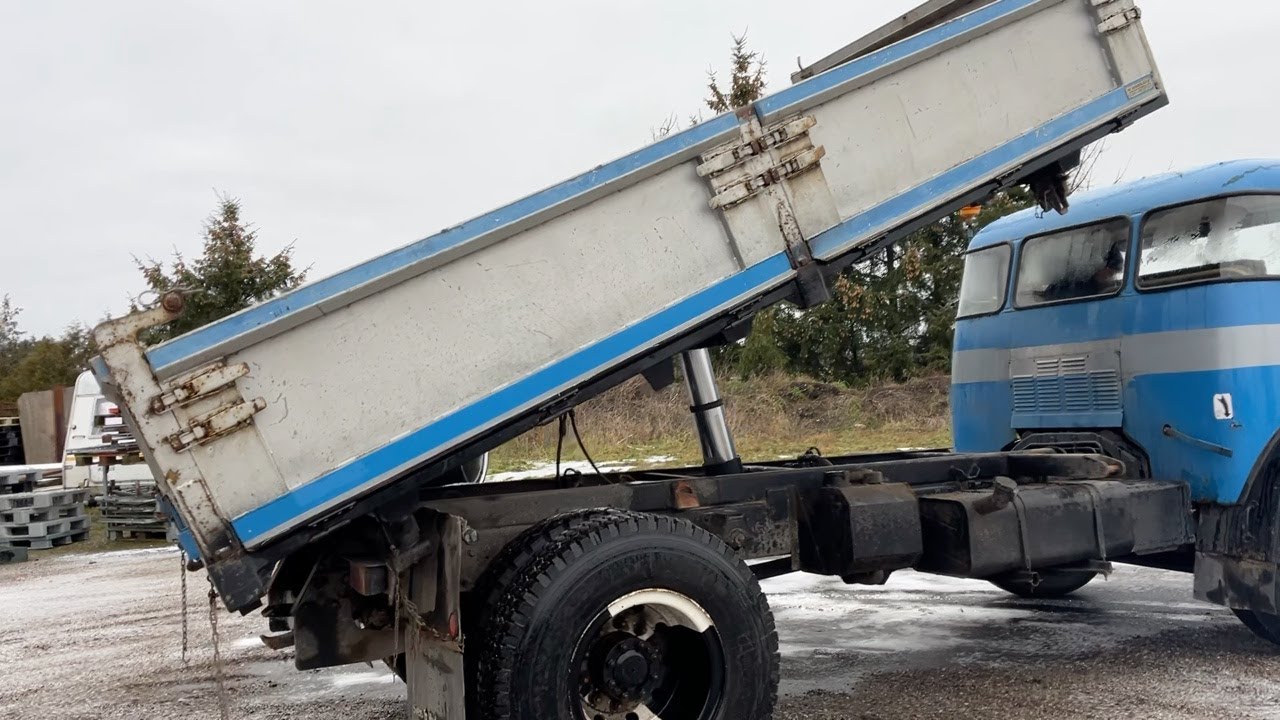 K&oslash;b Veteranlastbil Volvo F85 med 3 vejs tip p&aring; Klaravik