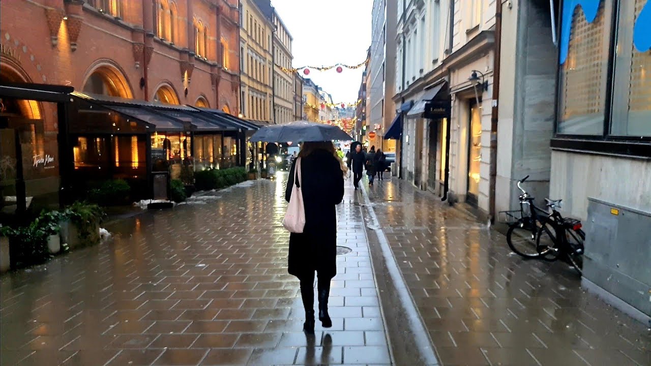 Sweden, Stockholm - Metro ride & rainy walk to Östermalm #290