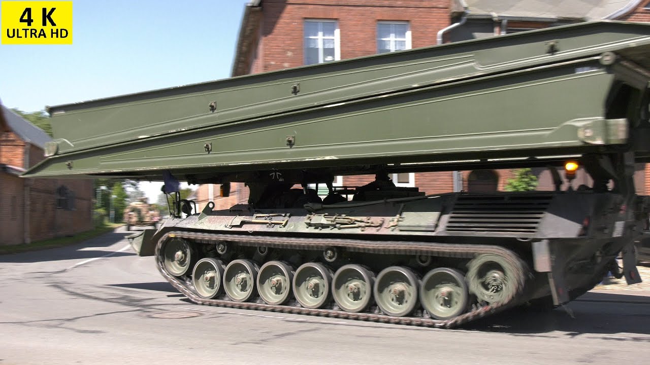 Pioniere beim Straßenmarsch mit Biber, Dachs und Keiler Bundeswehr Armoured Engineers Heidesturm