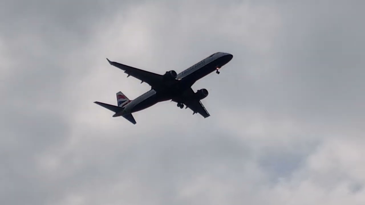 BA E190 (G-LCYT) flies into Belfast (BHD) 20/09/2024