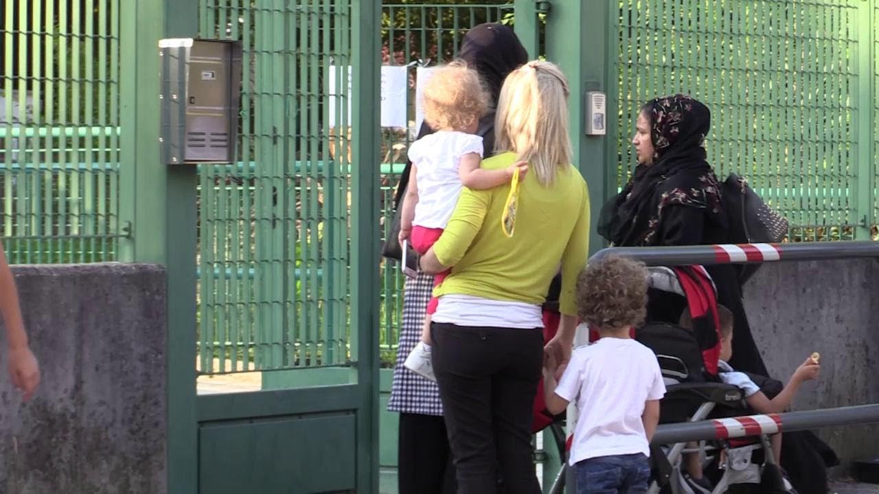 Monfalcone, il tetto agli stranieri nelle scuole divide la città