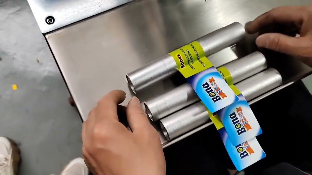 30mm diameter pipes folding sticker labeling machine flag labels applicator for Brasilian customer