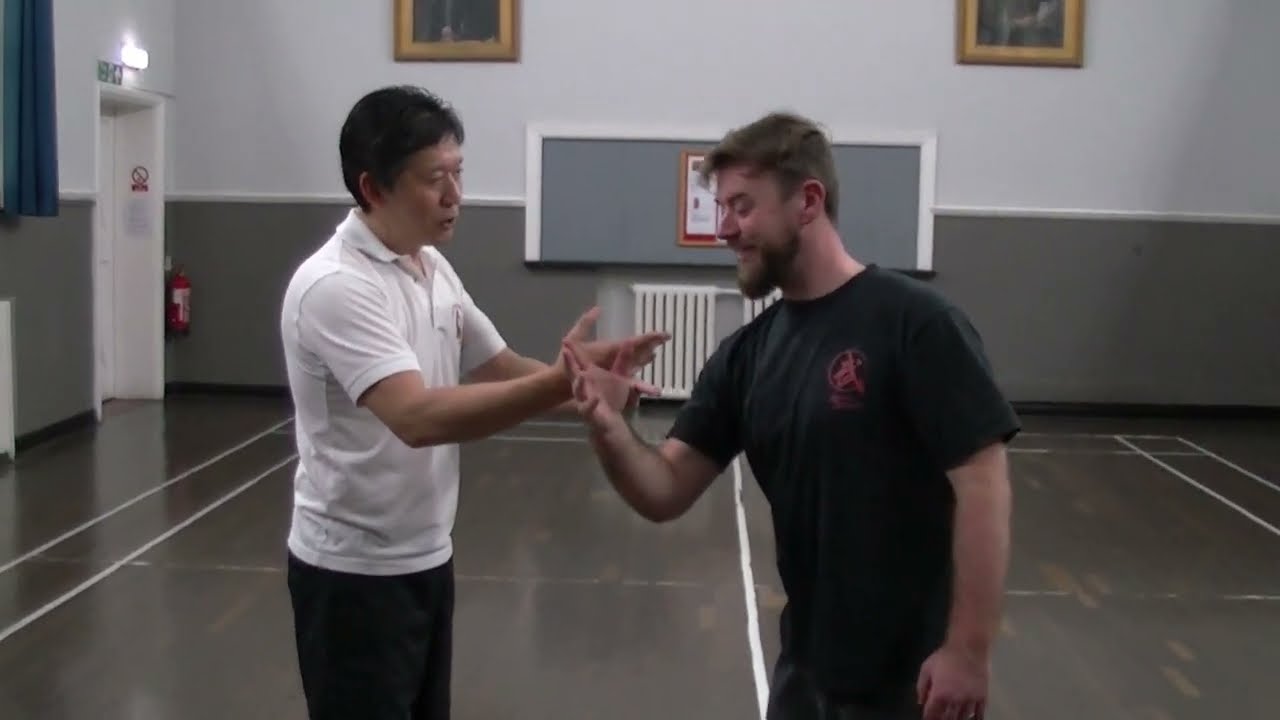 Wing Chun Simultaneous Attack & Defence