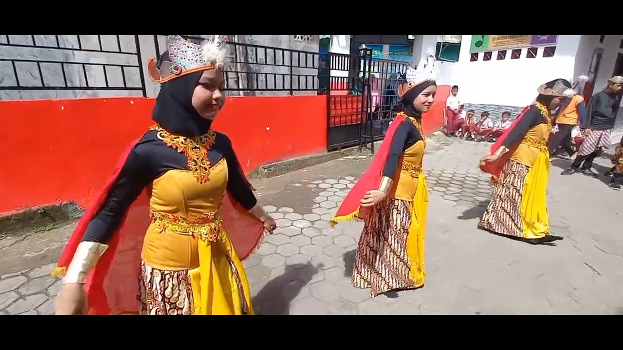 Kegiatan Kokurikuler Siswa Kelas 6 Seni Tari Kreasi Tradisi dan Non Tradisi