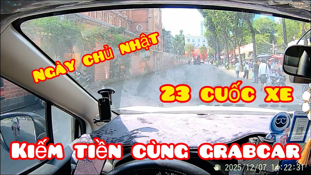Grabcar ngày chủ nhật #grabcar #taxi #xpander #saigon 