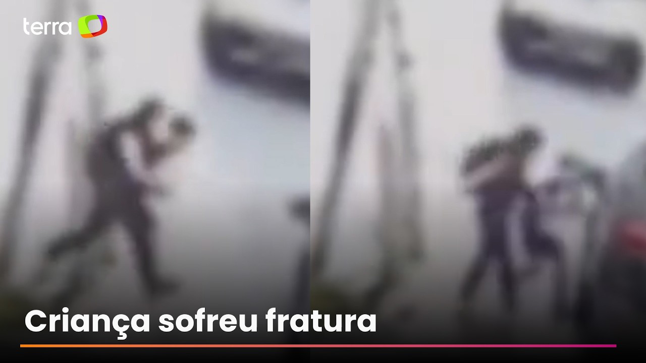 Criança é atingida por carro após correr com mãe em rua no interior de SP