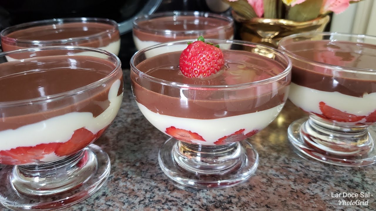 SOBREMESA FÁCIL E DELICIOSA BOMBOM DE MORANGO NA TAÇA
