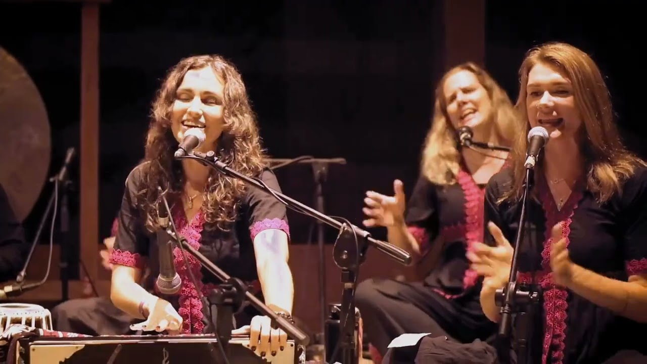 tajdar-e-haram .. Urdu qwali.( Russian girl Urdu qwali official).. #motivation #abudabi #qawwali