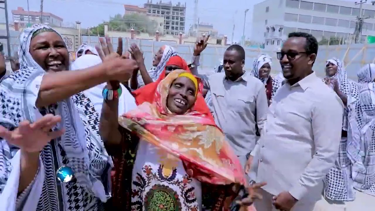 dhagax dhiga Dhismaha Beer Dalxiis oo u gaar  ah Shacabka.