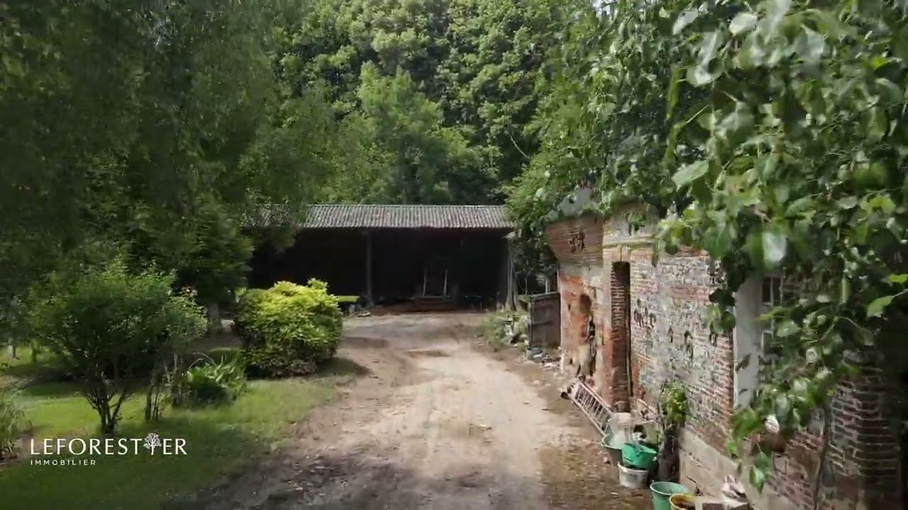 Ancien corps de ferme du 18ème à vendre à proximité de la côte