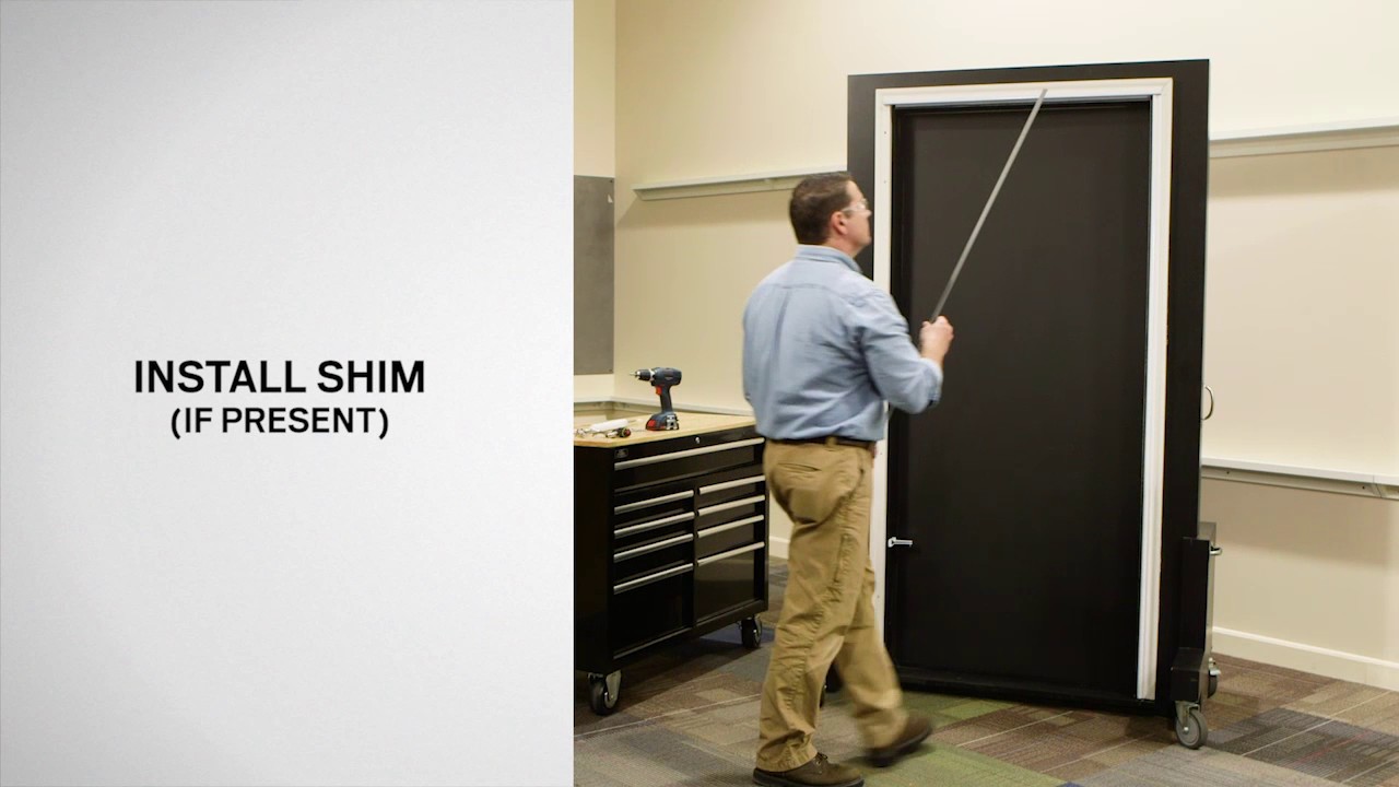 Replacing Panels on 10 Series Ventilating / EMCO 400 Series Storm Doors | Andersen Windows
