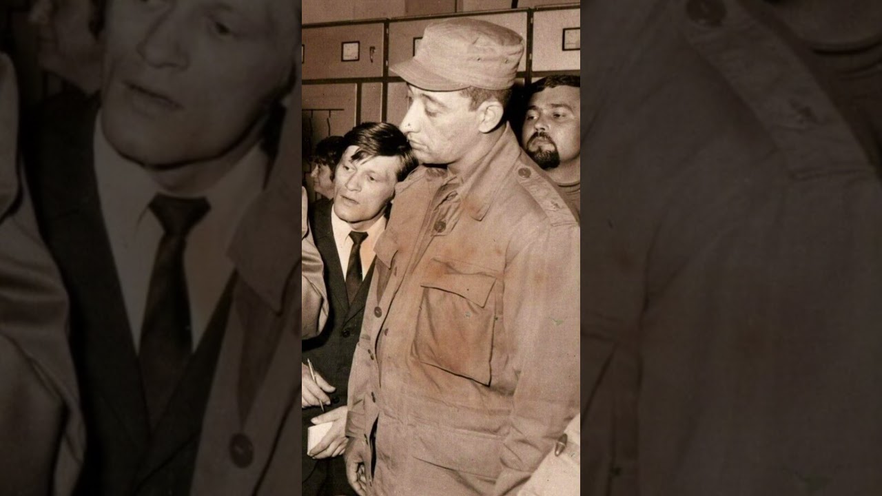 Ochoa y el militar que lo increpaba en La Moneda.  Chile 1970